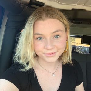 Meet your Posher, Michaela